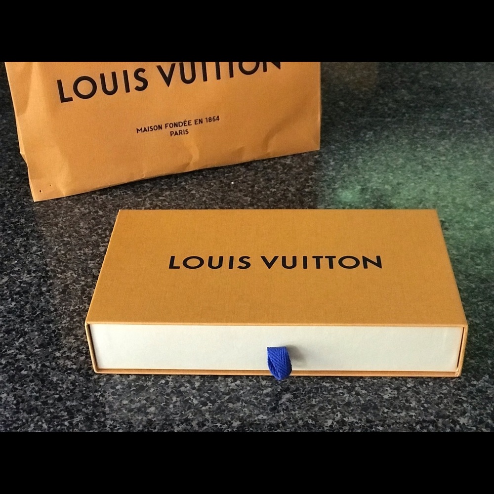 Louis Vuitton Sarah Wallet